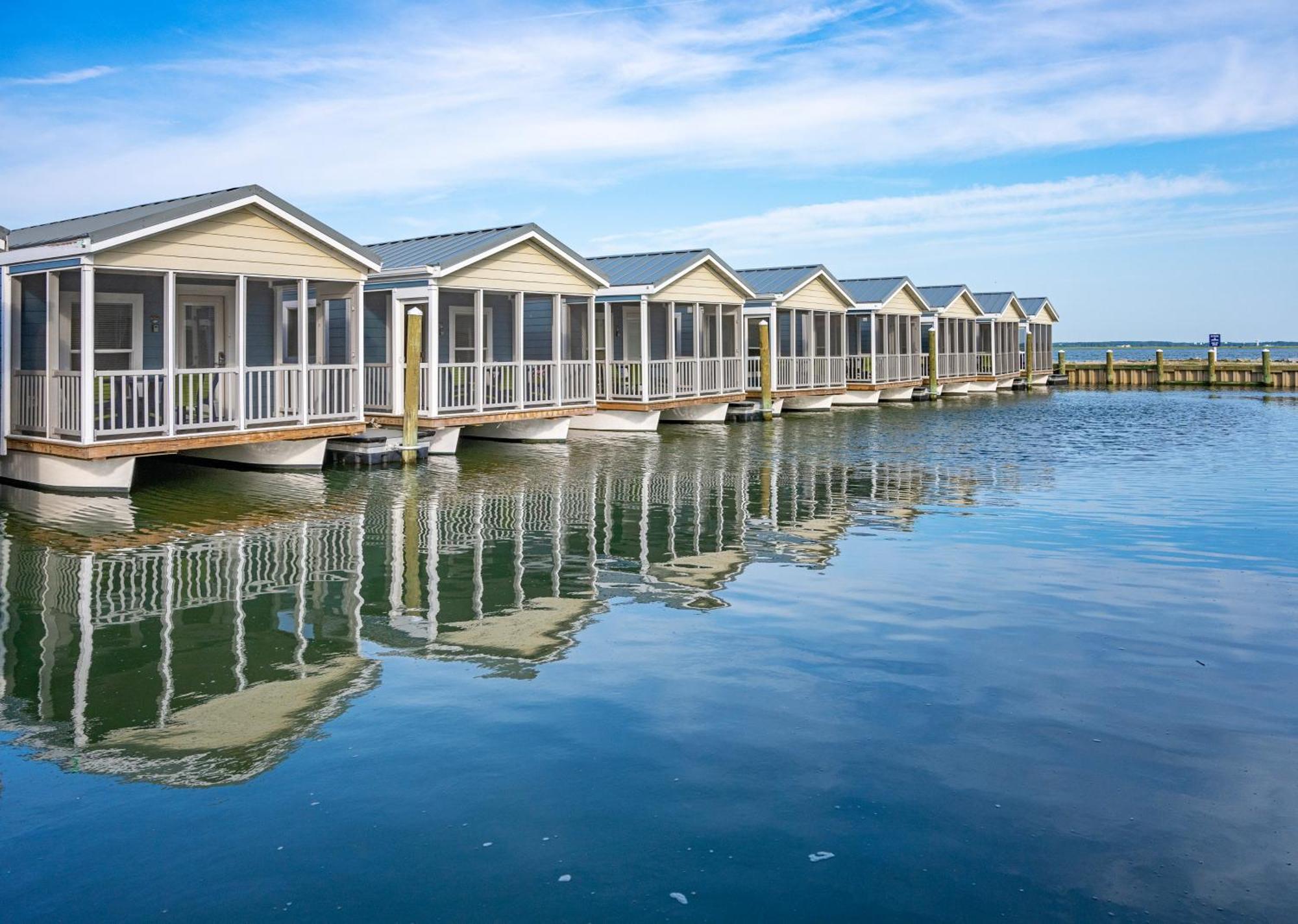 Blufin Bungalows & Marina Чинкотиг Экстерьер фото